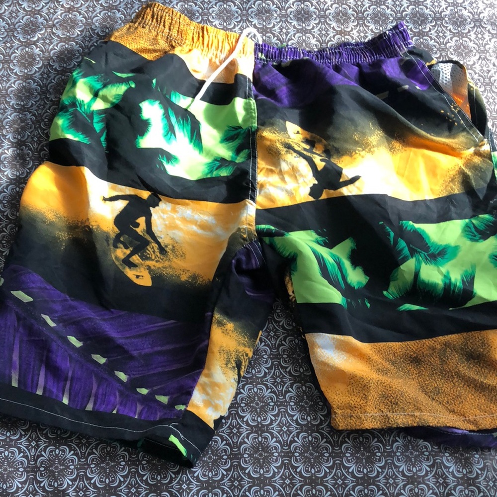 Men’s swim trunks sz L
